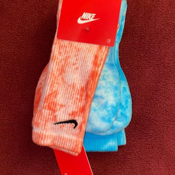 Nike Tie Dye Nike Dri-Fit Crew Socks - Picture 3 of 3